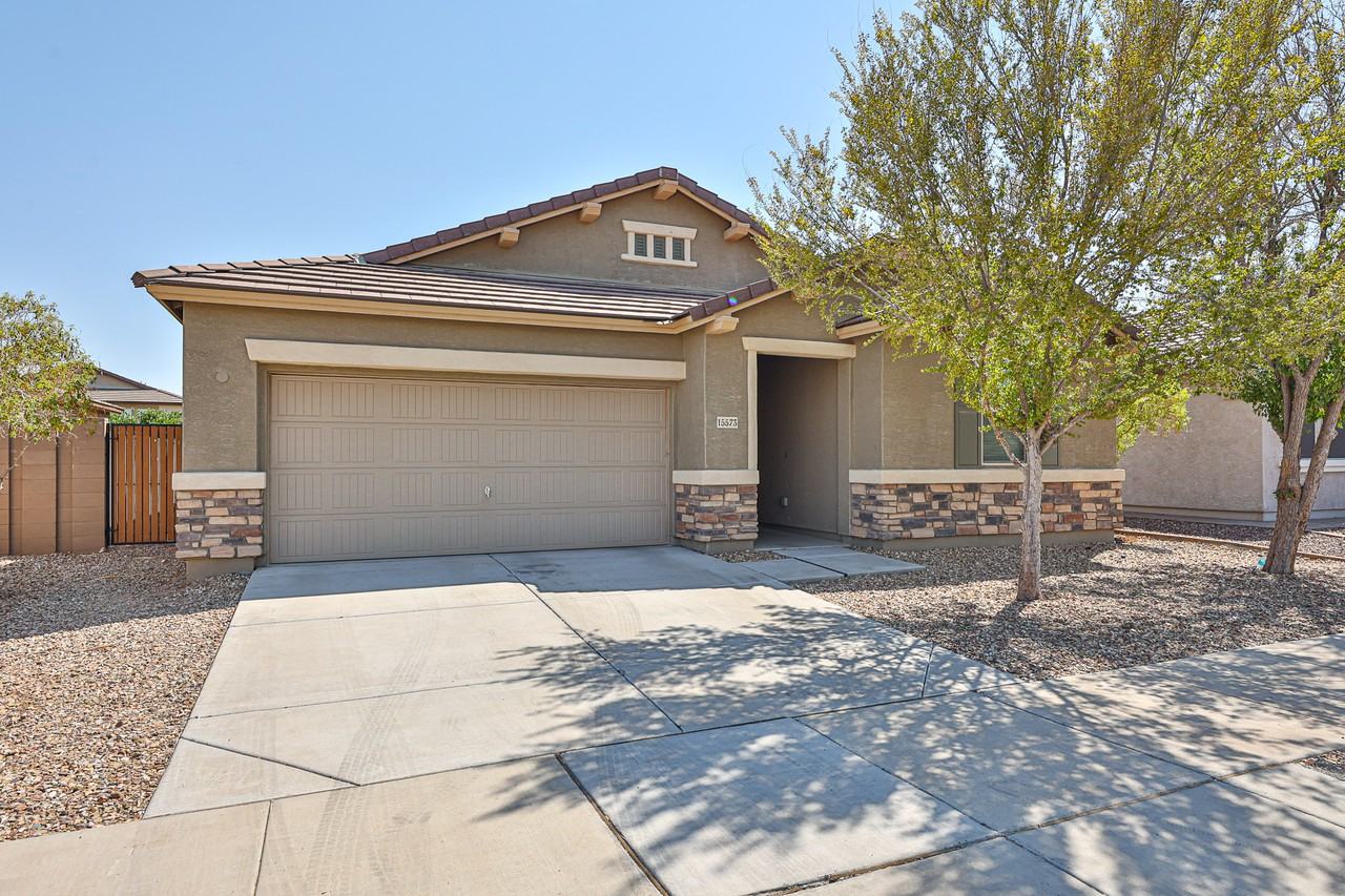 15573 West Laurel Lane - Photo 2 of 35