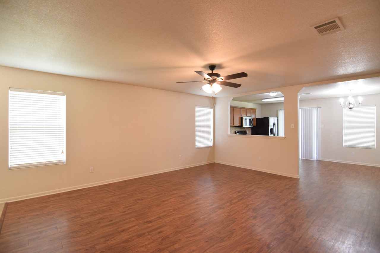 5419 Southern Crossing Dr - Photo 7 of 26