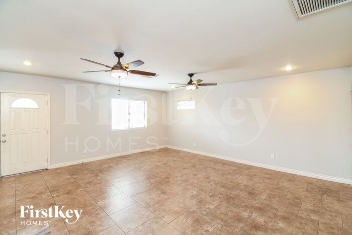 1520 W Bentley St - Photo 2 of 16