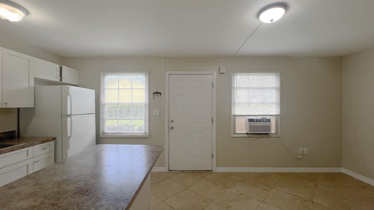 11600 Mendel Drive - Photo 2 of 6