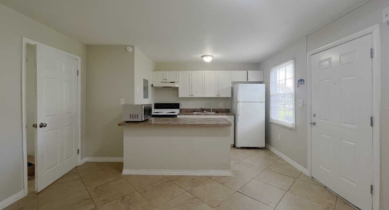 11600 Mendel Drive - Photo 3 of 6