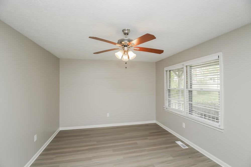 250 Spanish Trails Way - Photo 5 of 17