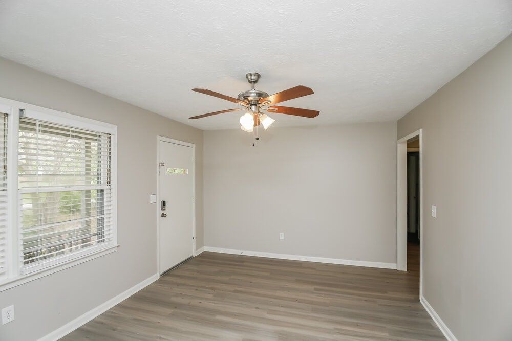 250 Spanish Trails Way - Photo 6 of 17