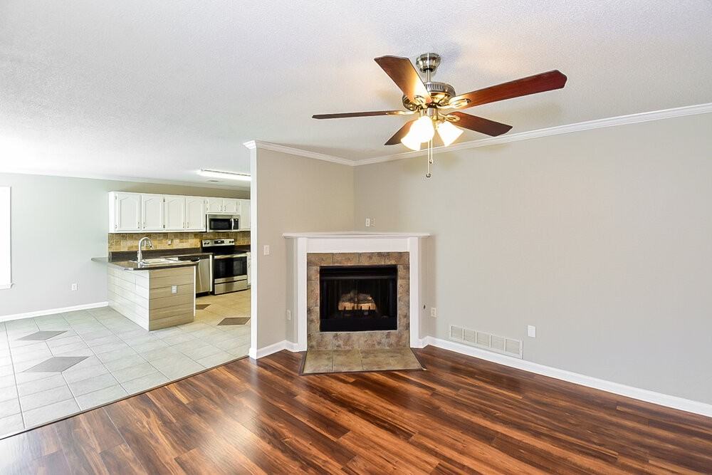 401 Timber Way S - Photo 2 of 15