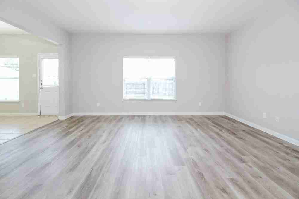 309 Meadow View Ln - Photo 4 of 17