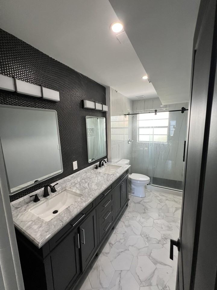 1630 Embassy Dr #306 - Photo 5 of 10