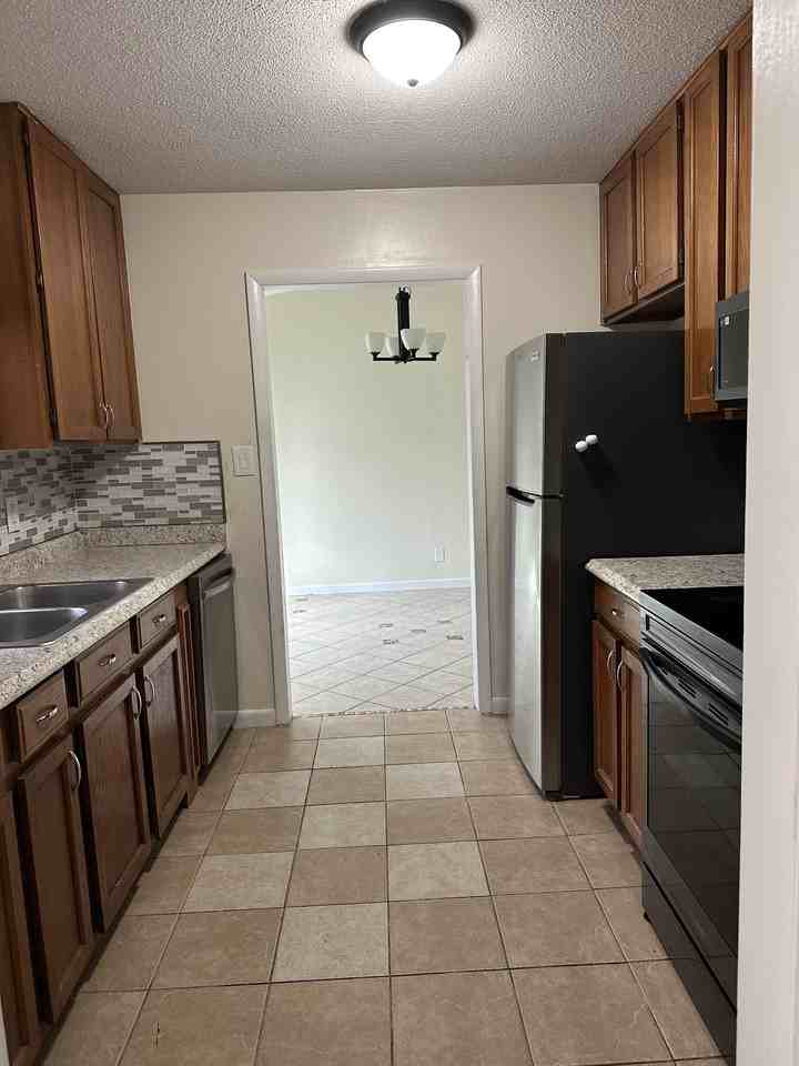 106 Deerfield Dr #NA - Photo 4 of 13