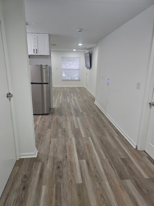 1135 Sw Spruce St - Photo 2 of 6