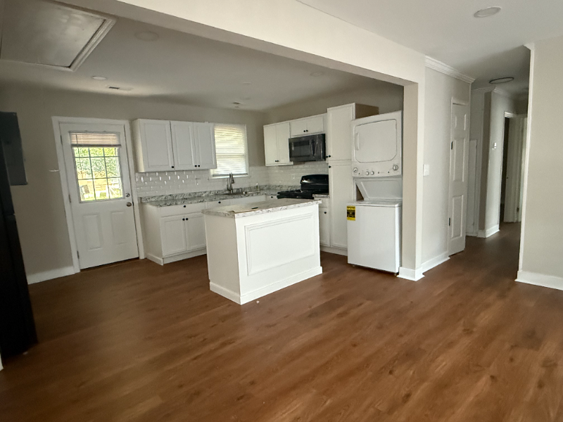 2208 Ford Ave - Photo 2 of 9