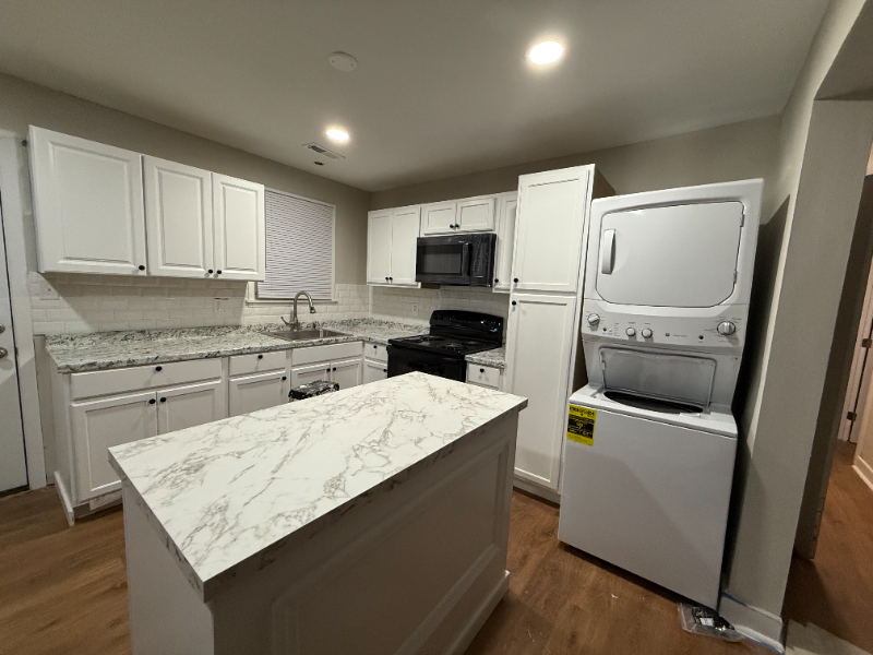 2208 Ford Ave - Photo 3 of 9