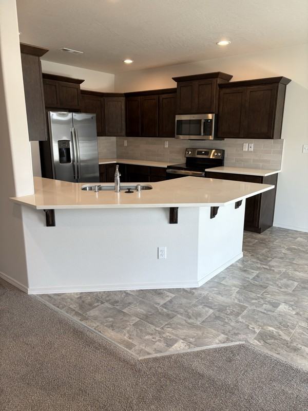 749 N Doumit Dr - Photo 4 of 12