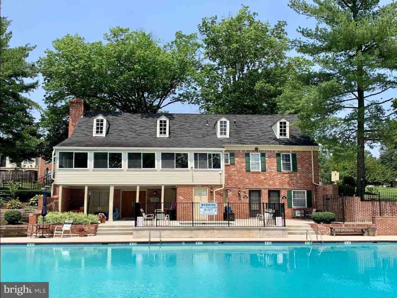 122 Berwick Pl #122 - Photo 3 of 38