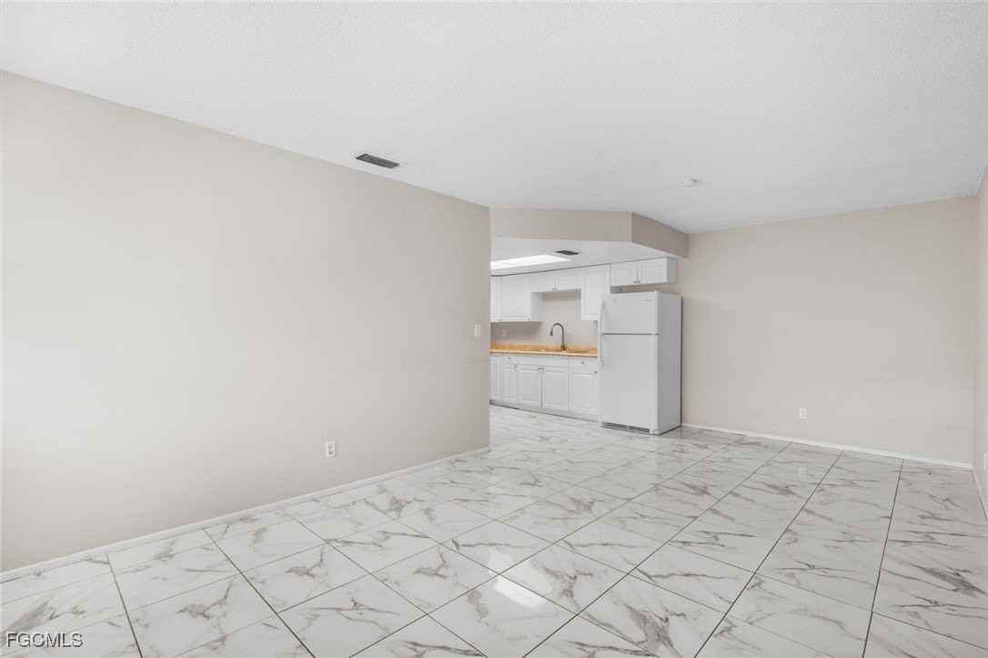 3660 Seminole Avenue - Photo 5 of 16