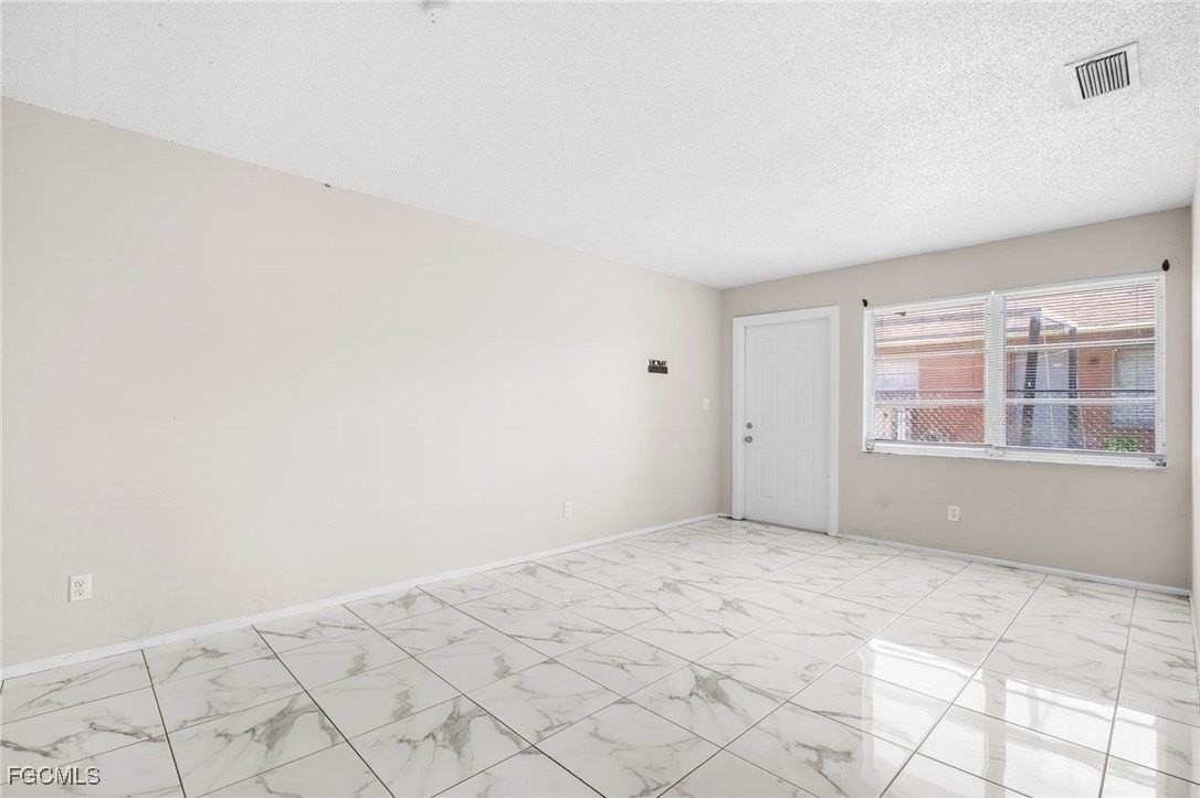 3660 Seminole Avenue - Photo 7 of 16