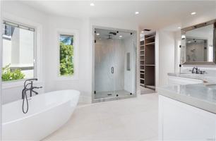 featured image of 5 Longboat