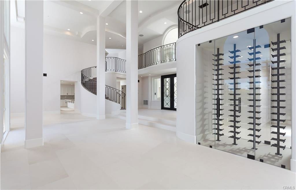 5 Longboat - Photo 2 of 8