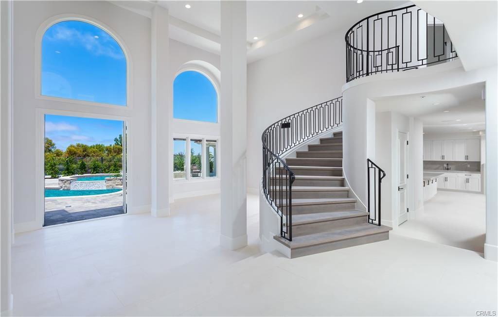 5 Longboat - Photo 7 of 8