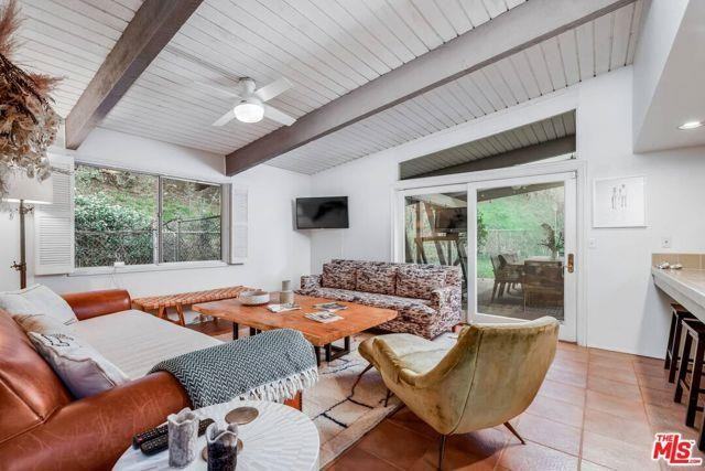 Arbutus Ave - Photo 2 of 8