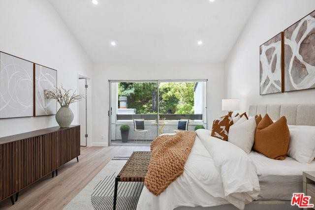 17109 Palisades Circle - Photo 3 of 8