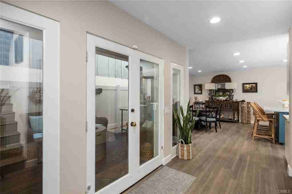 29 68th Pl - Photo 3 of 8