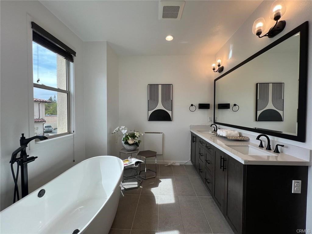 772 Francesca Dr - Photo 2 of 8