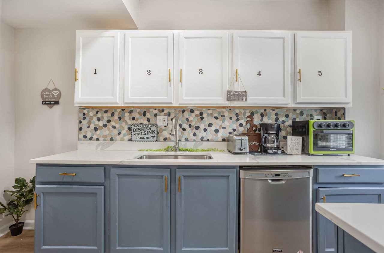 Fairmount Ave - Photo 4 of 12