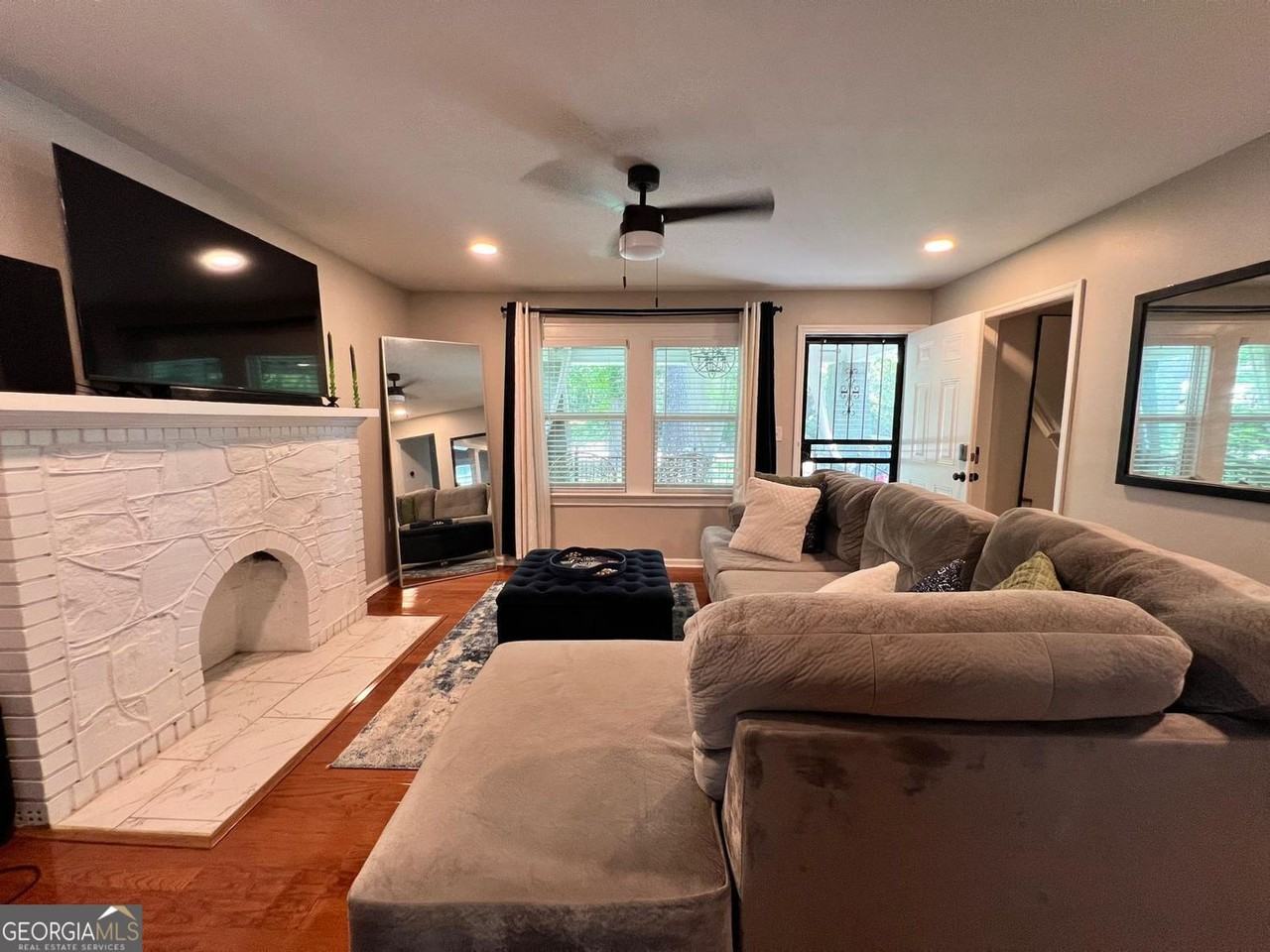 1961 1961 Browns Mill Road Southeast Road Se - Photo 4 of 23