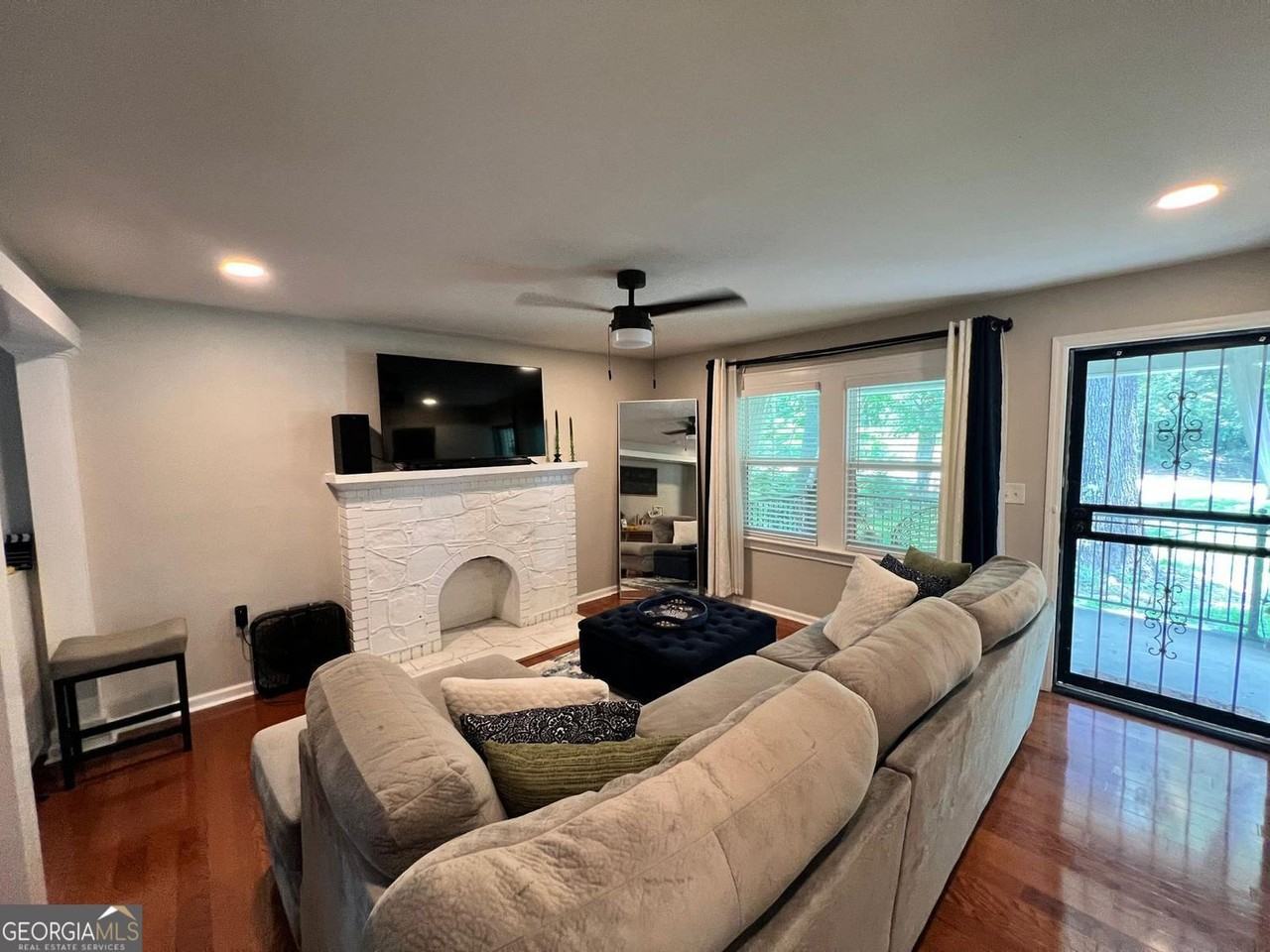 1961 1961 Browns Mill Road Southeast Road Se - Photo 5 of 23