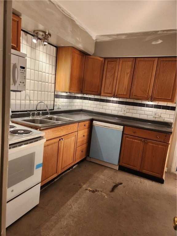 248 Pearl St - Photo 3 of 10