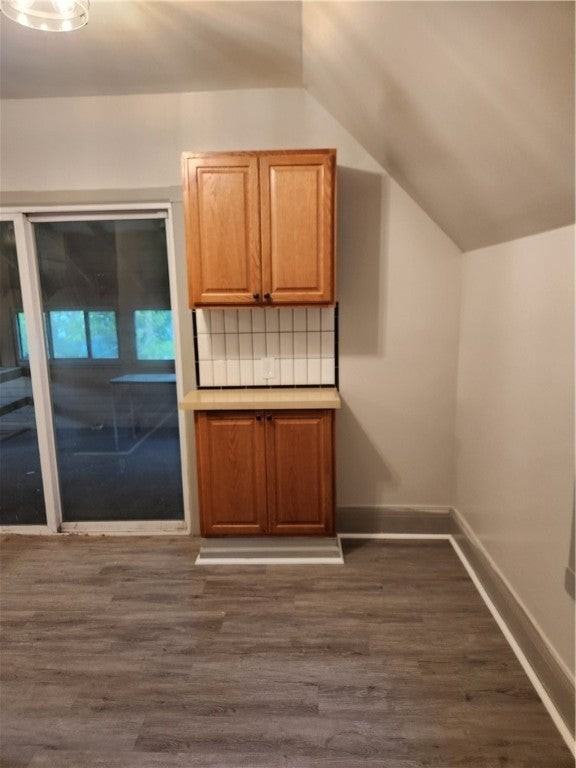 248 Pearl St - Photo 4 of 10