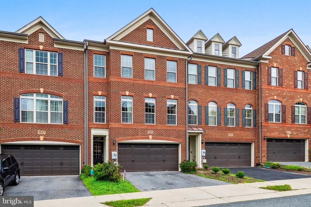 1525 Rabbit Hollow Pl - Photo 2 of 29