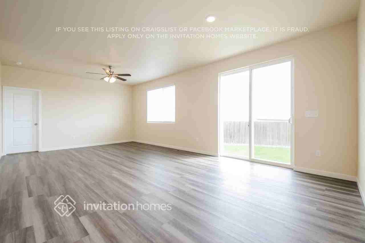 959 Harvard St - Photo 3 of 18