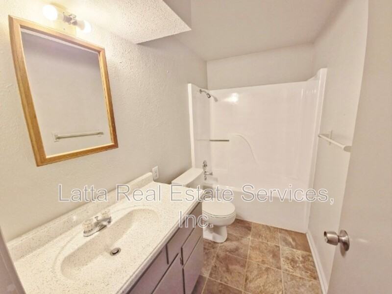 405 West 30th Street - Photo 7 of 7