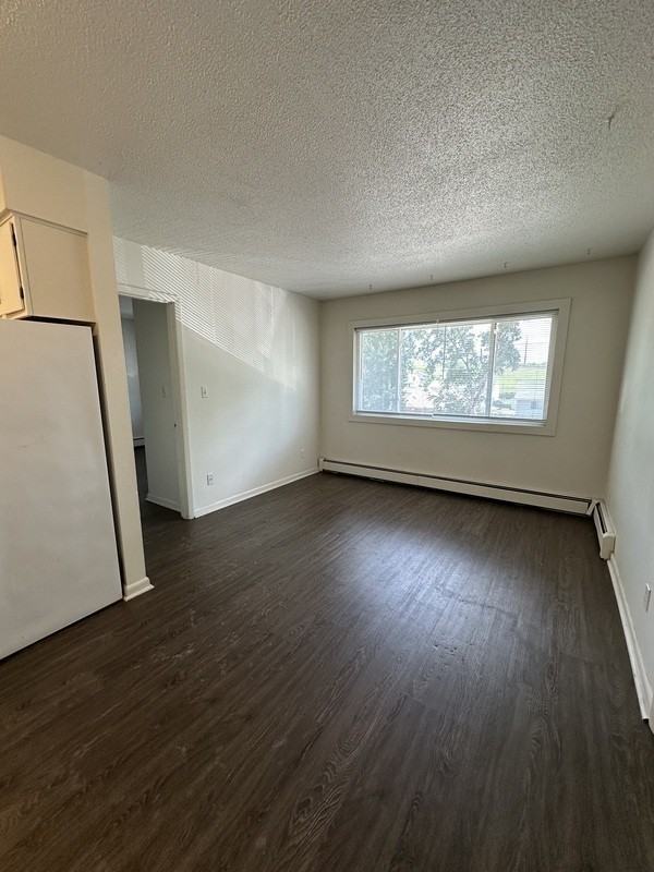 1465 Meadowview Dr #7 - Photo 2 of 13