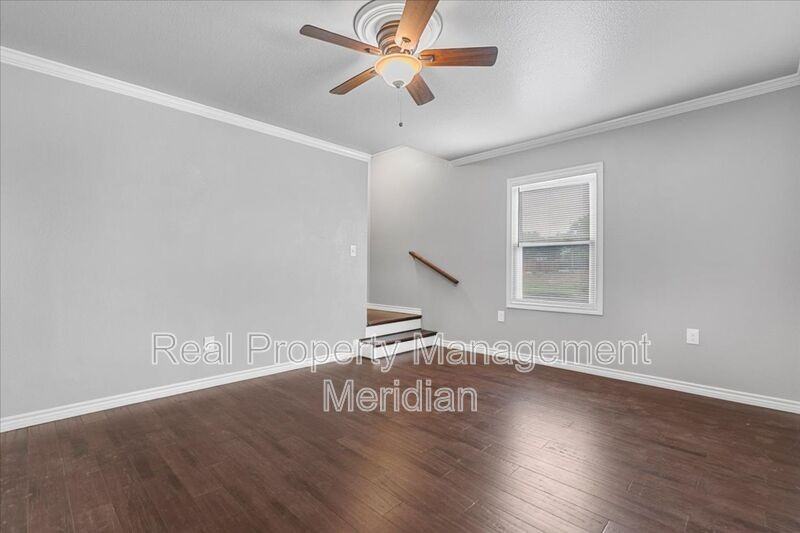 3201 Mccart Ave - Photo 7 of 21