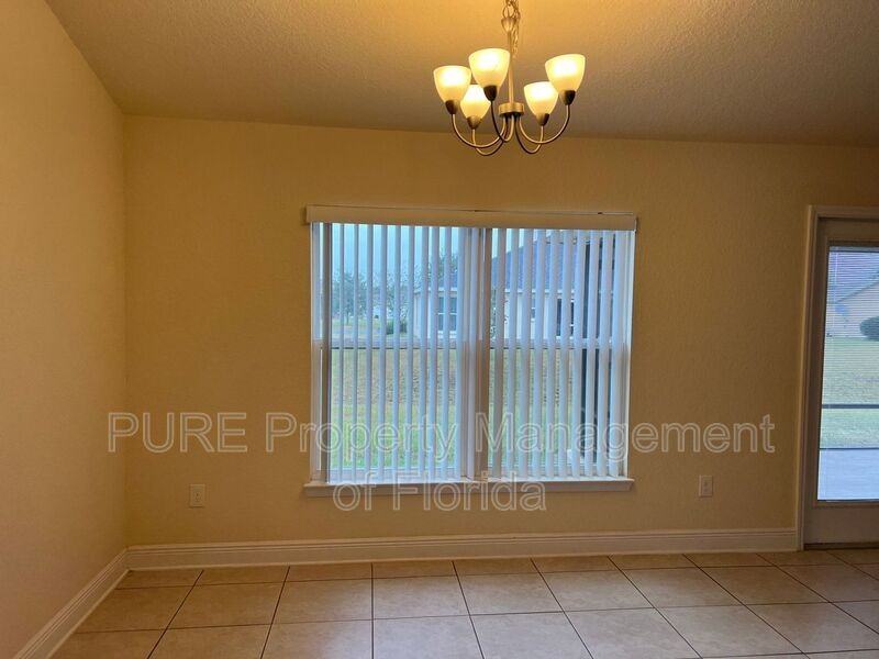 9883 Swavenue Rd - Photo 4 of 32
