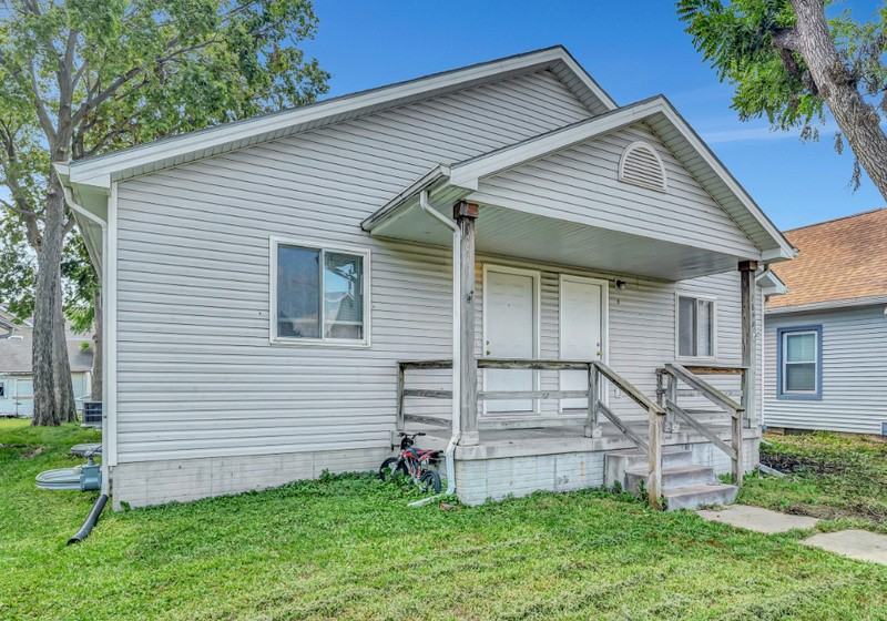 2817 Dudley St #B - Photo 3 of 26