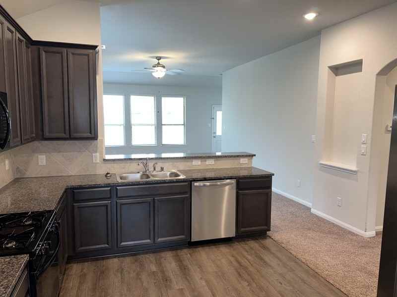 20025 Wade Hampton Dr - Photo 3 of 21