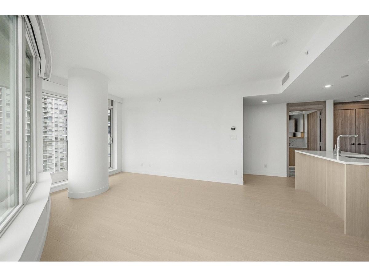 13768 100 Avenue #30th floor - Photo 4 of 24