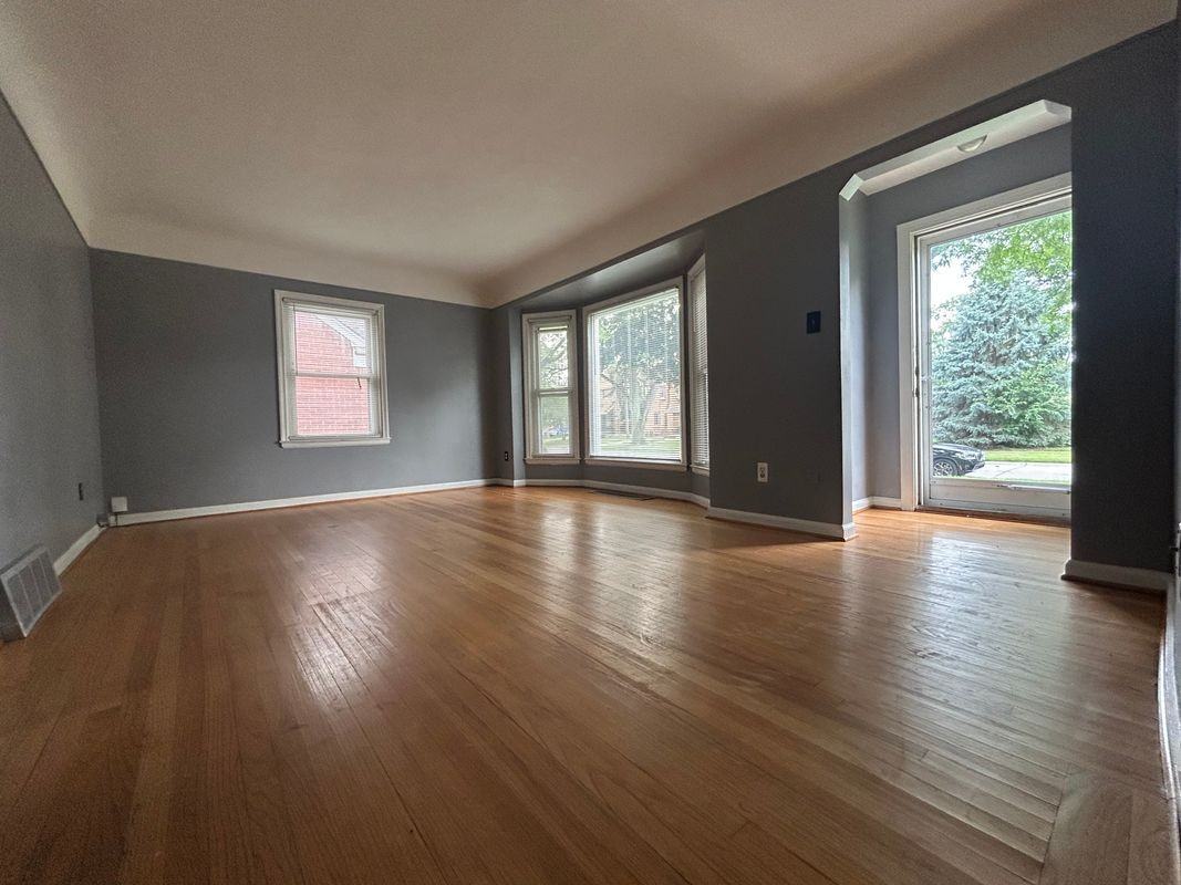 8306 Grayfield St - Photo 2 of 15