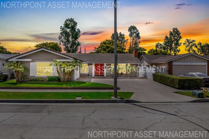 1216 E Clifpark Way - Photo 2 of 44