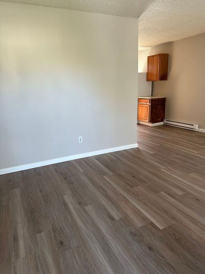518 11th St - Photo 3 of 9