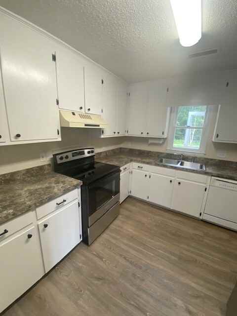 1212 Hopewell Church Rd - Photo 3 of 23