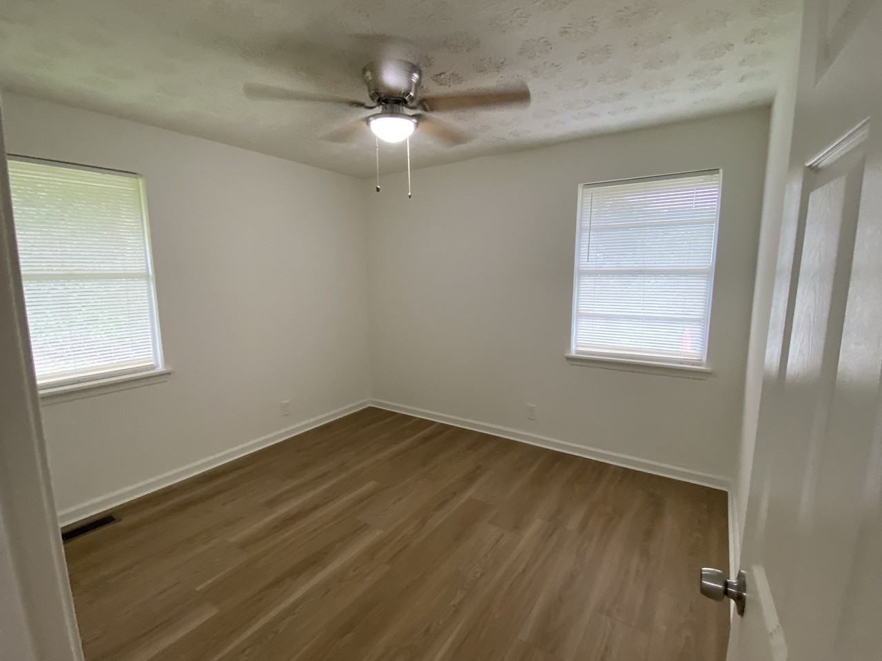 1548 Mary George Ave Nw #NA - Photo 3 of 21