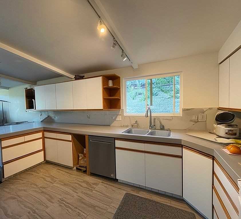 1709 Las Gallinas Ave #NA - Photo 2 of 5