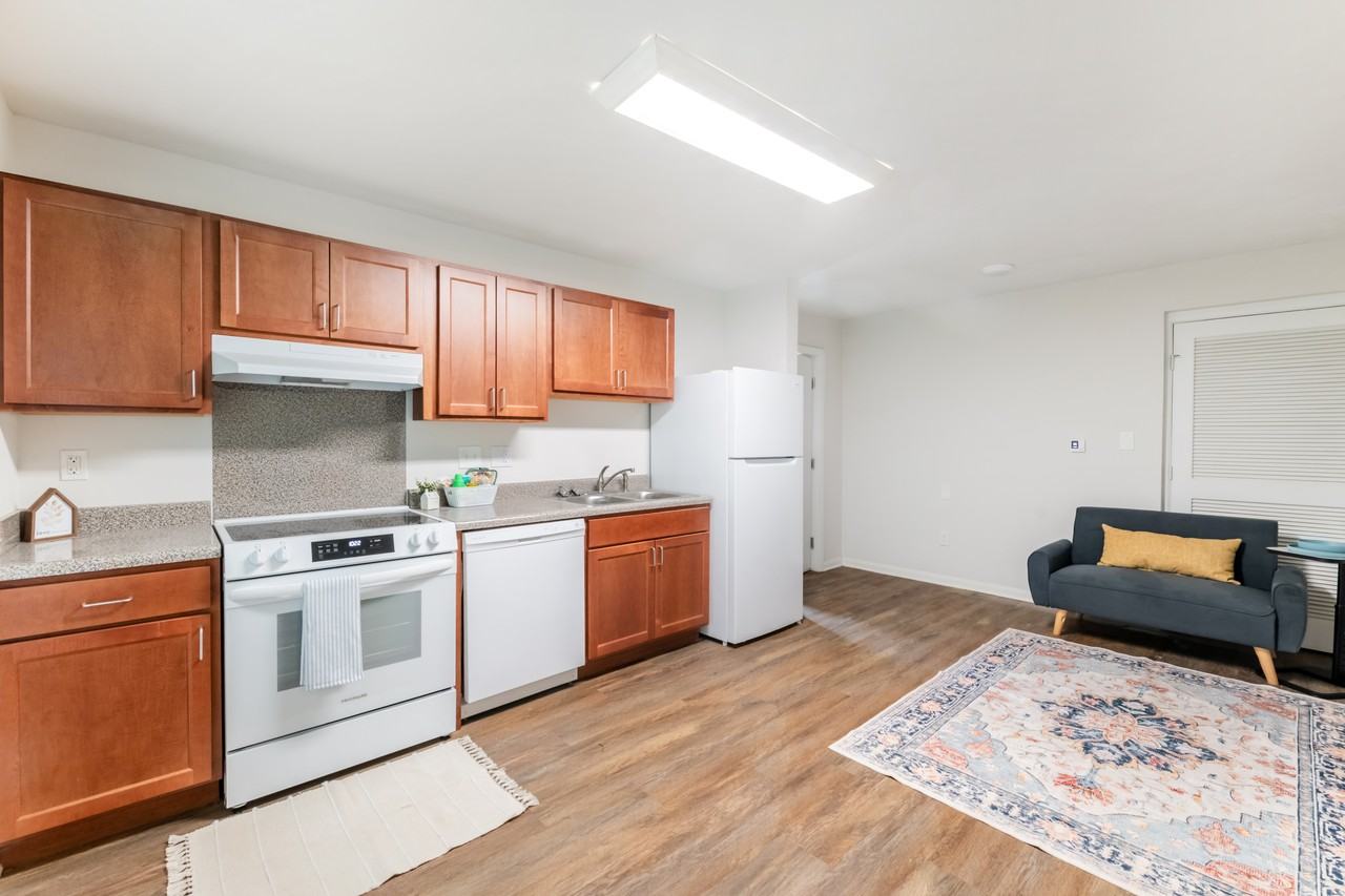 Wesley - Photo 4 of 84