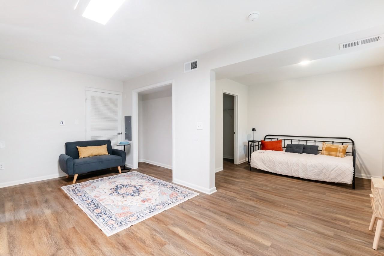 Wesley - Photo 5 of 84