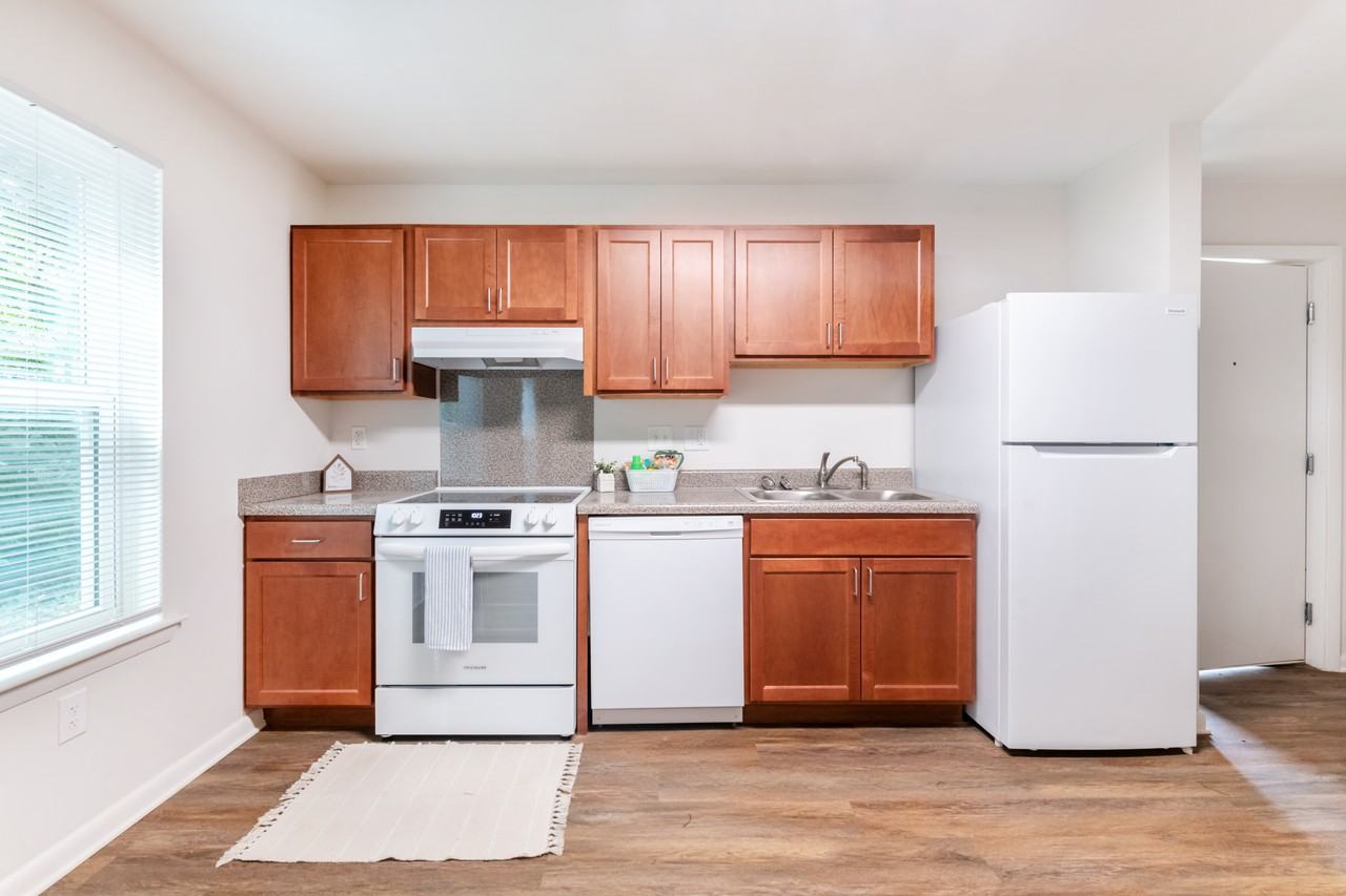 Wesley - Photo 2 of 84