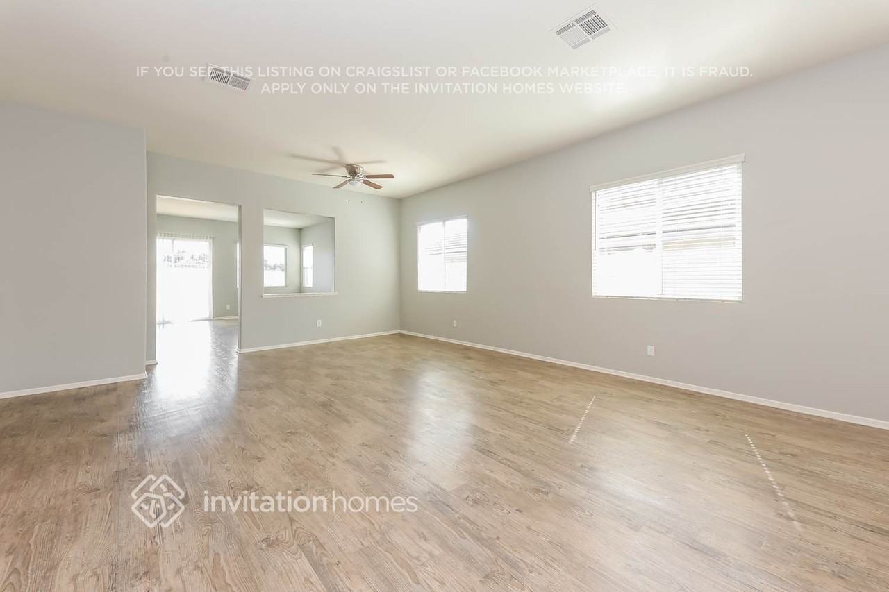 835 Brownie Way - Photo 3 of 17