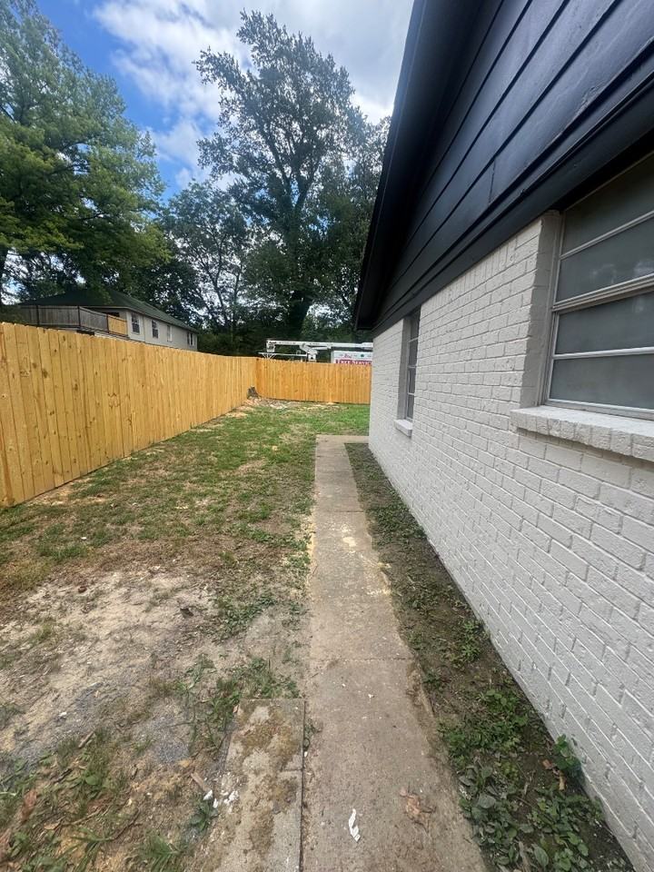 546 S Cox St - Photo 5 of 20